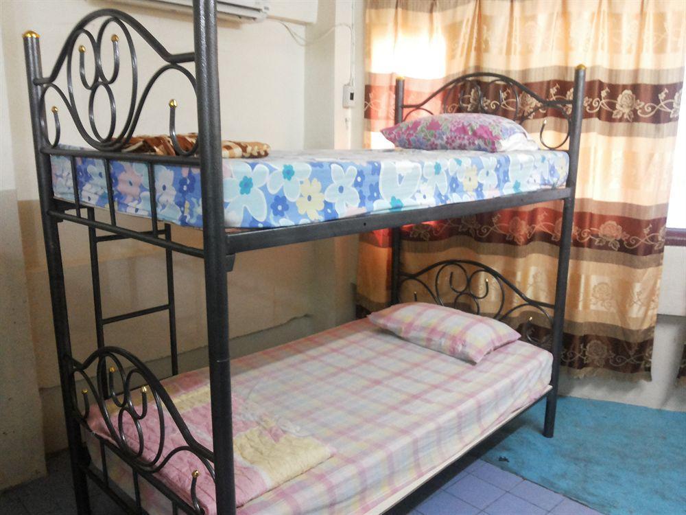 Q6 At 6 Hostel Bangkok Buitenkant foto