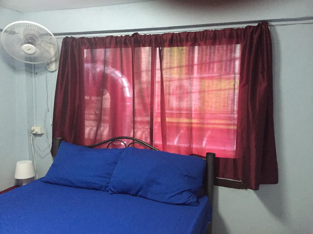 Q6 At 6 Hostel Bangkok Buitenkant foto