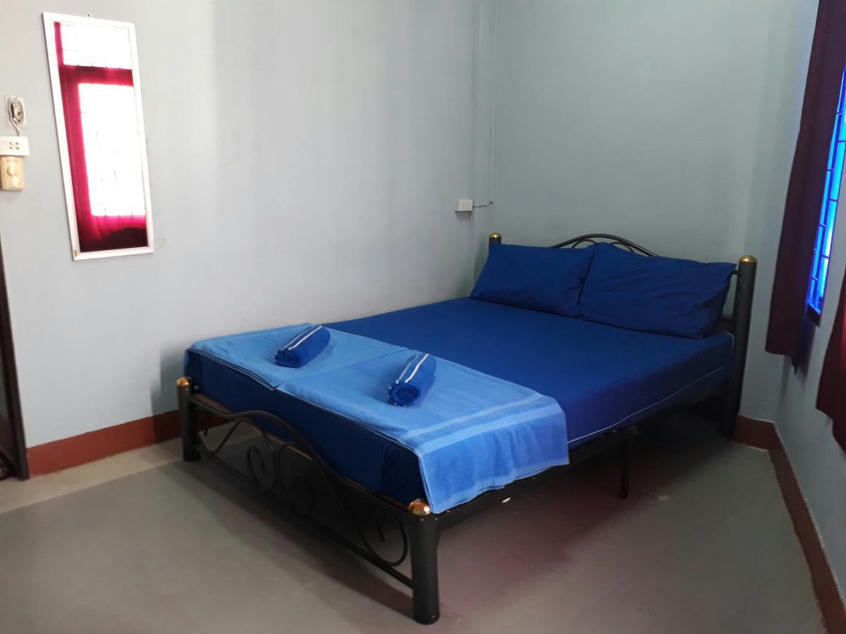 Q6 At 6 Hostel Bangkok Buitenkant foto